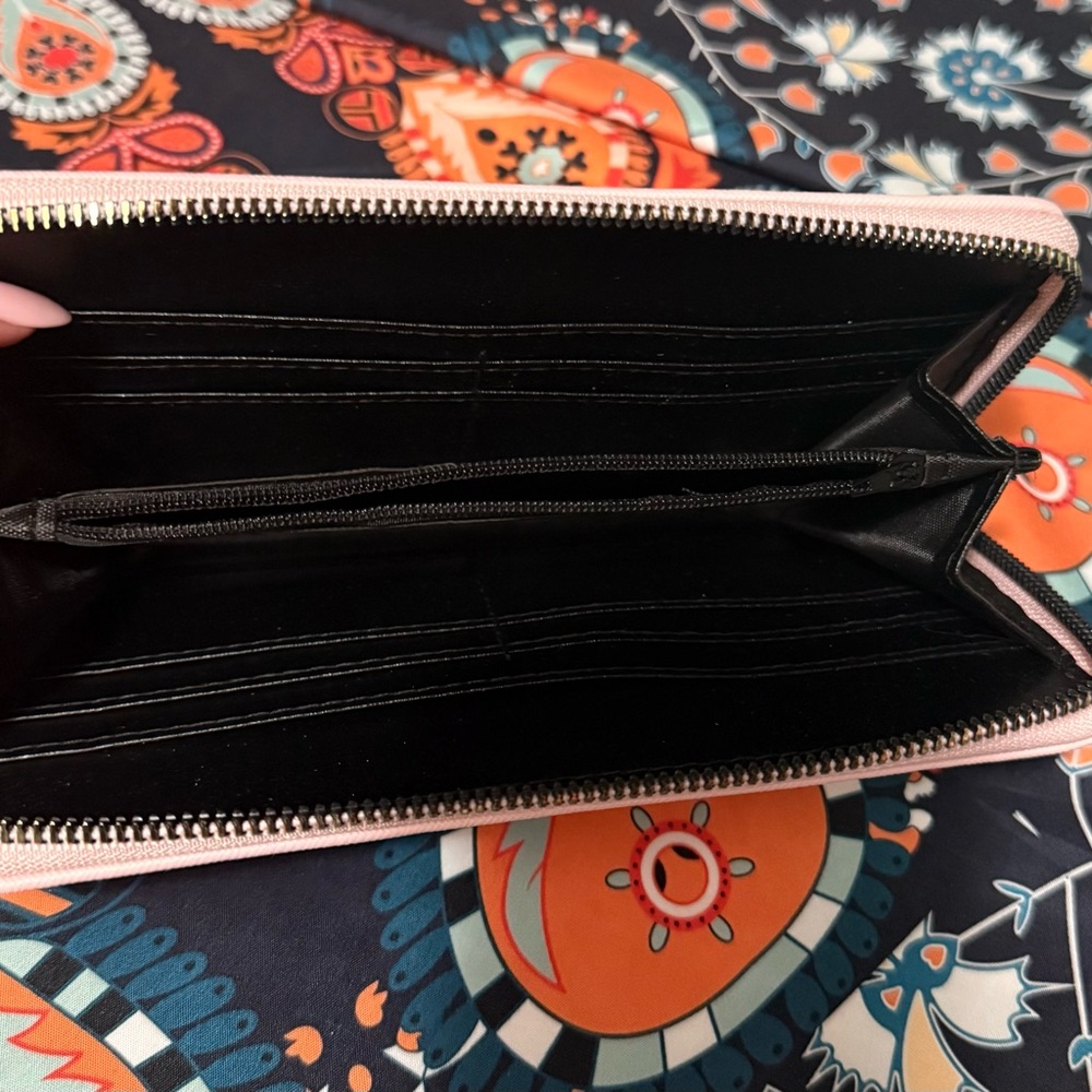 REBECCA & RIFKA | Medallion Zip-Around Wristlet Wallet - Picture 3 of 3